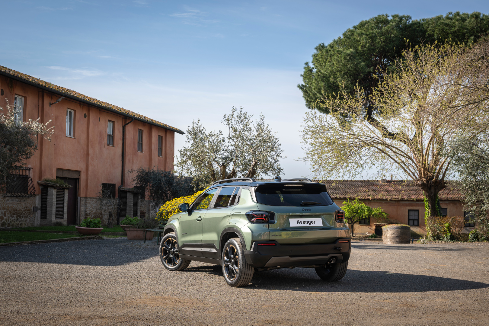 SMALL_NewJeepAvenger4xe85thanniversary (10)